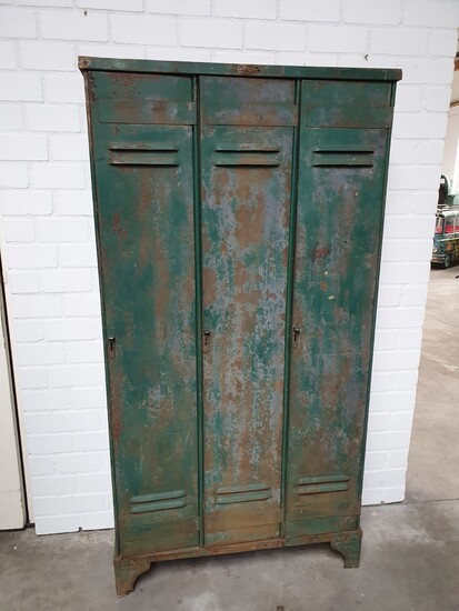 Vintage Strafor Locker with 3 Sections