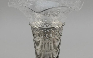 WATSON STERLING SILVER TRUMPET VASE WITH ETCHED GLASS