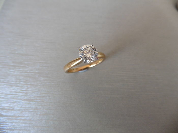 1.01ct diamond solitaire ring with a brilliant cut...
