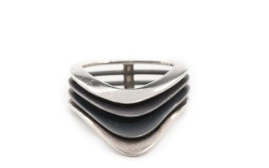 Jørgen Rasmussen: A partly oxidized sterling silver ring. Size app. 51.