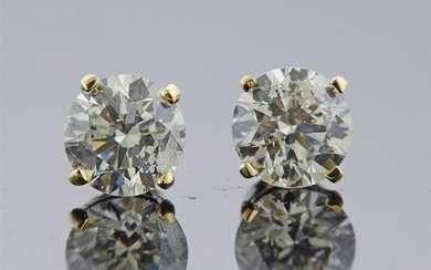 14k Gold 1.80ctw Diamond Stud Earrings
