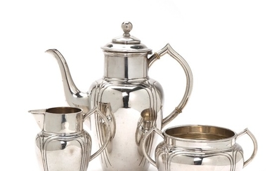 Danish silver coffee set. A. Dragsted, Copenhagen 1907 and 1908. Weight 723 g. H. 7.5–21 cm. (3)