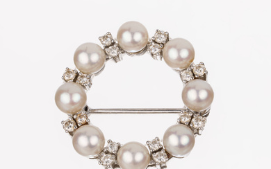 18 kt gold Akoya cultured pearl-brilliant- brooch , WG 750/000,...