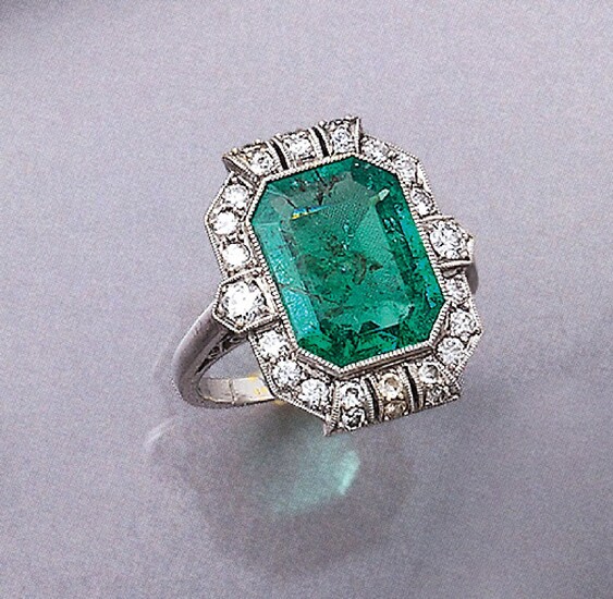 18 kt gold Art-Deco-ring with emerald and...