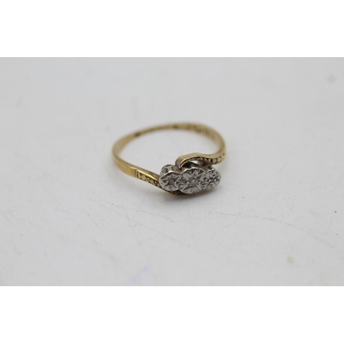 18ct Gold & platinum vintage diamond three stone ring (2.1g)...