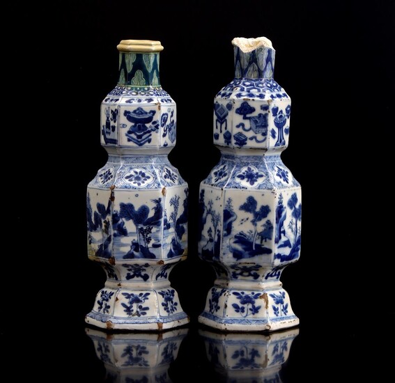(-), 2 Chinese porcelain octagonal vases decorated with...