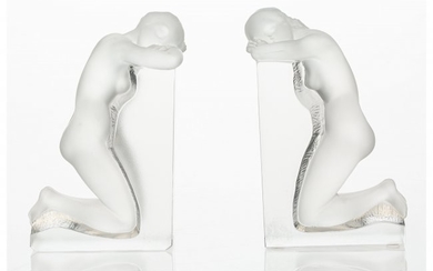 23068: A Pair of Lalique Clear and Frosted Glass Reveri
