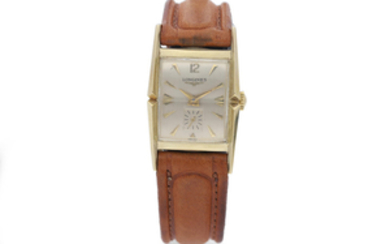 Longines. A Fine Yellow Gold Centre Seconds Wristwatch with Two Tone Gilt Dial