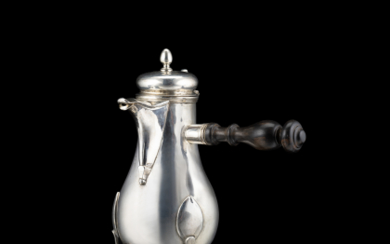A silver coffee pot. Naples, second half of the XVIII Century. Silversmith not identified (h. cm 26) (g gross 820...