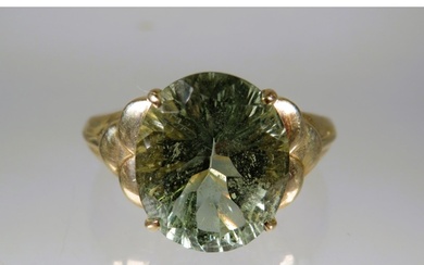 9ct Yellow Gold Ring set with a large Oval Green Quartz whic...