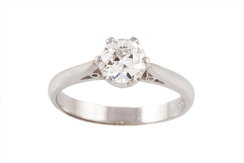 A DIAMOND SOLITAIRE RING, with one old European brilliant cu...