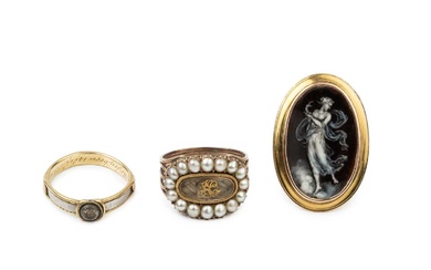 A Georgian gold and seed pearl memorial ring, with glazed...