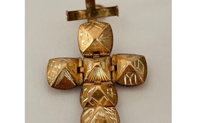 A Hallmarked 9ct Gold Masonic Ball Crucifix pendant 9.1g