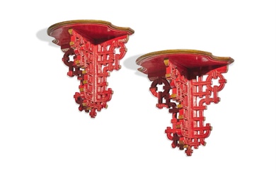 A PAIR OF 'CHINOISERIE' RED PAINTED AND PARCEL GILT WALL BRACKETS, LATE 19TH/ EARLY 20TH CENTURY 26