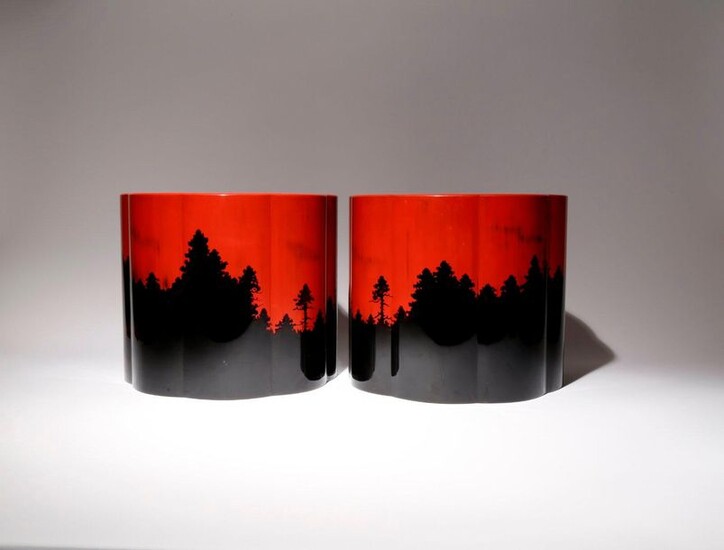 A PAIR OF JAPANESE WOOD AND LACQUER BRAZIERS, HIBACHI TAISHO...