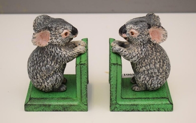 A PAIR OF KOALA BOOKENDS (13H CM) (LEONARD JOEL DELIVERY SIZE: SMALL)