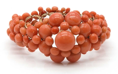 A Victorian coral bracelet