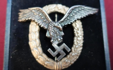 A cased Luftwaffen-flugzeugfuhcer abzeichem breast badge with pin fasten,...