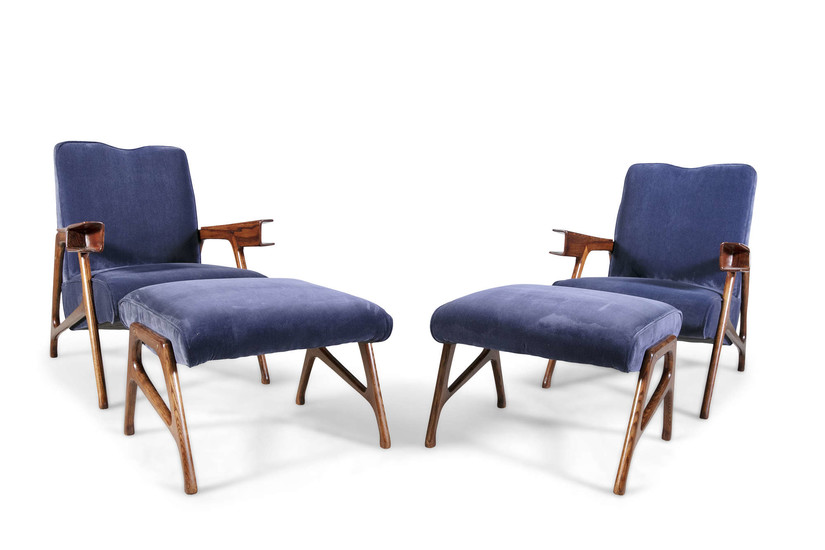 A pair of oak Augusto...