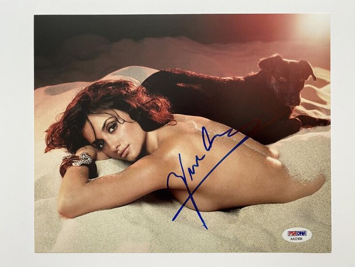 SOLD. A signed colour still photograph of the Spanish actress Penélope Cruz. – Bruun Rasmussen Auctioneers of Fine Art