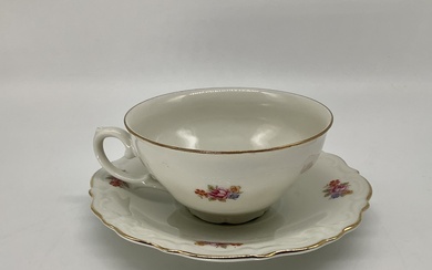 A tea pair with a floral decal. Riga without a stamp. Kuznetsov? Excellent condition, antique cup and saucer. Ivory porcelain
