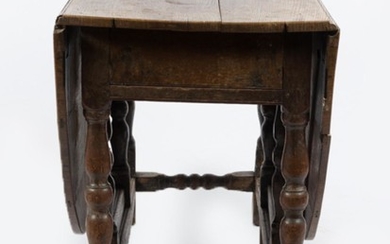 AN EARLY 19TH CENTURY GEORGIAN GATELEG DROPSIDE TABLE, 69CM H X 149CM L X 106CM W