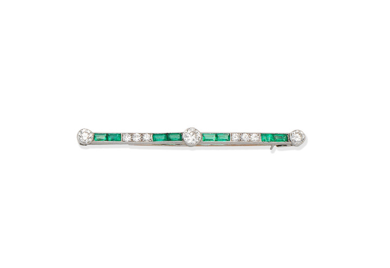 An Art Deco emerald and diamond bar brooch,, circa 1925