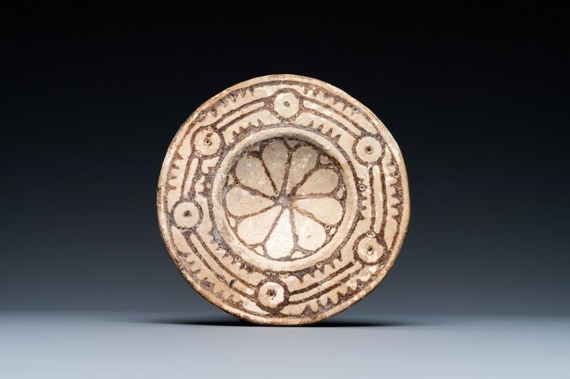 An Eastern Roman or Byzantine pottery dish with ornamental design, 6/10th C.