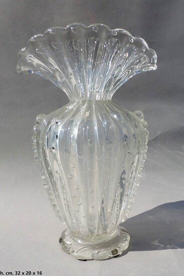 BAROVIER & TOSO Ribbed vase with big flared mouth...