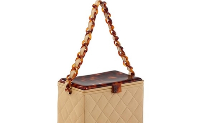 Beige Lambskin and Tortoise Quilted Box Bag 1996/1997 (Borsa in pelle di agnello beige), Chanel