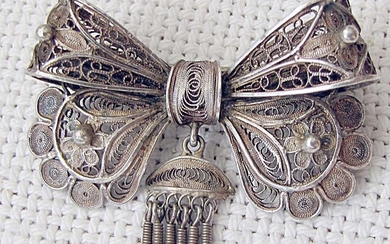 Bezalel Yemenite gilt filigree silver bow brooch, art craft