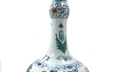 CHINE Vase balustre en porcelaine à décor... - Lot 268 - Pescheteau-Badin