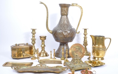 COLLECTION OF 20TH CENTURY DECORATIVE BRASS ITEMS