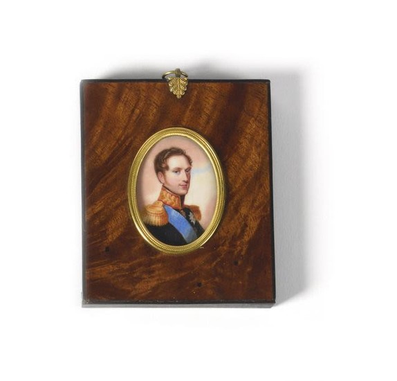 ECOLE RUSSE Portrait de l’empereur Nicolas Ier Miniature Ovale,...