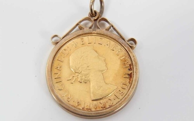Elizabeth II gold Sovereign, 1968, in 9ct gold pendant mount