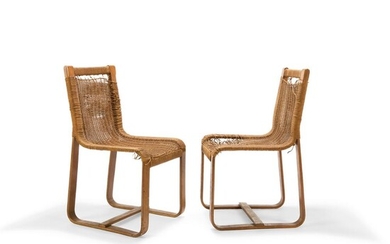 GIUSEPPE PAGANO (1896-1945) Paire de chaises à structure en contreplaqué de noyer thermoformé composée de lames se couplant au niv...
