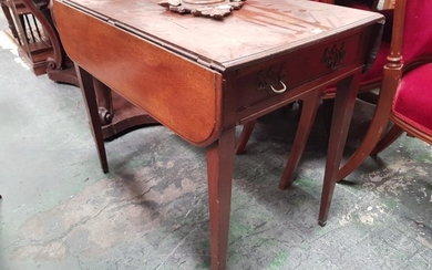 George III Mahogany Pembroke Table, fitted with a drawer & on tapering legs