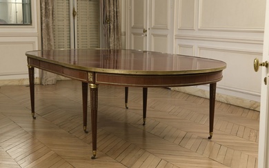 Grande TABLE DE SALLE A MANGER ovale à allonges... - Lot 268 - Crait + Müller