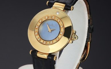 Jaeger-LeCoultre 'Rendezvous'. Ladies' watch in 18 kt. gold with mother-of-pearl disc and brilliant, approx. The 1990s