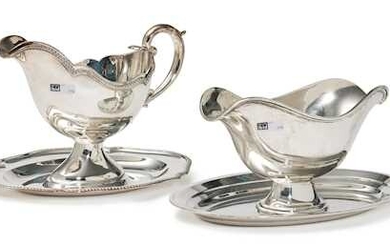 LOT COMPRISING TWO SAUCE BOATS (FROM DIFFERENT SETS)
