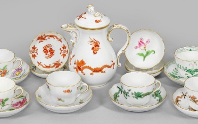 Lot de 14 pièces en porcelaine de Meissen ; pot à moka et 8 tasses...