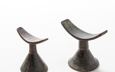 Lot de deux appui-nuques d'Ethiopie en bois,... - Lot 68 - Art-Valorem
