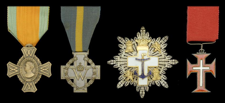 Netherlands, Kingdom, Commemorative War Cross, bronze; Cross of Merit, bronze, good very...