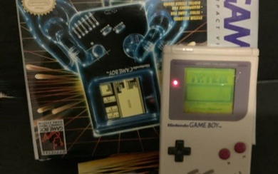 Nintendo Game Boy Console With Tetris Manual and Box WORKS
