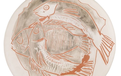 PABLO PICASSO (1881-1973) & ATELIER MADOURA - D'UNE COLLECTION BORDELAISE Trois poissons sur fond gris,...
