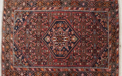 Persian rug. 212 x 150 cm