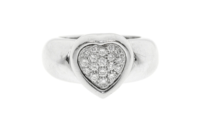 Piaget, bague cœur or gris 750 sertie de diamants taille brillant, signée, numérotée A56670, doigt 54-14, 14g