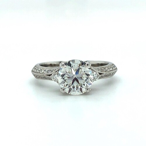 Platinum Ring with GIA certified 2.01ct Diamond (RB G/VVS2),...