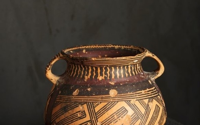 Pot à deux anses Chine, période néolithique… Calendrier Art Précolombien - Art d’Asie - Nouvelle… Lot n° 68