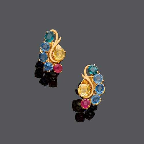 SAPPHIRE, RUBY AND GOLD EARRINGS, ca. 1960.